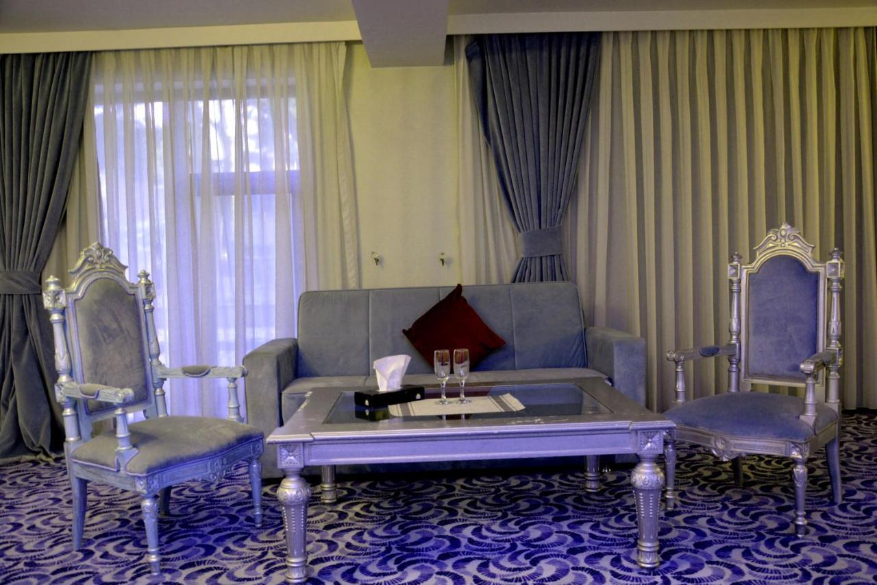 Deluxe Hotel Ganja Ngoại thất bức ảnh