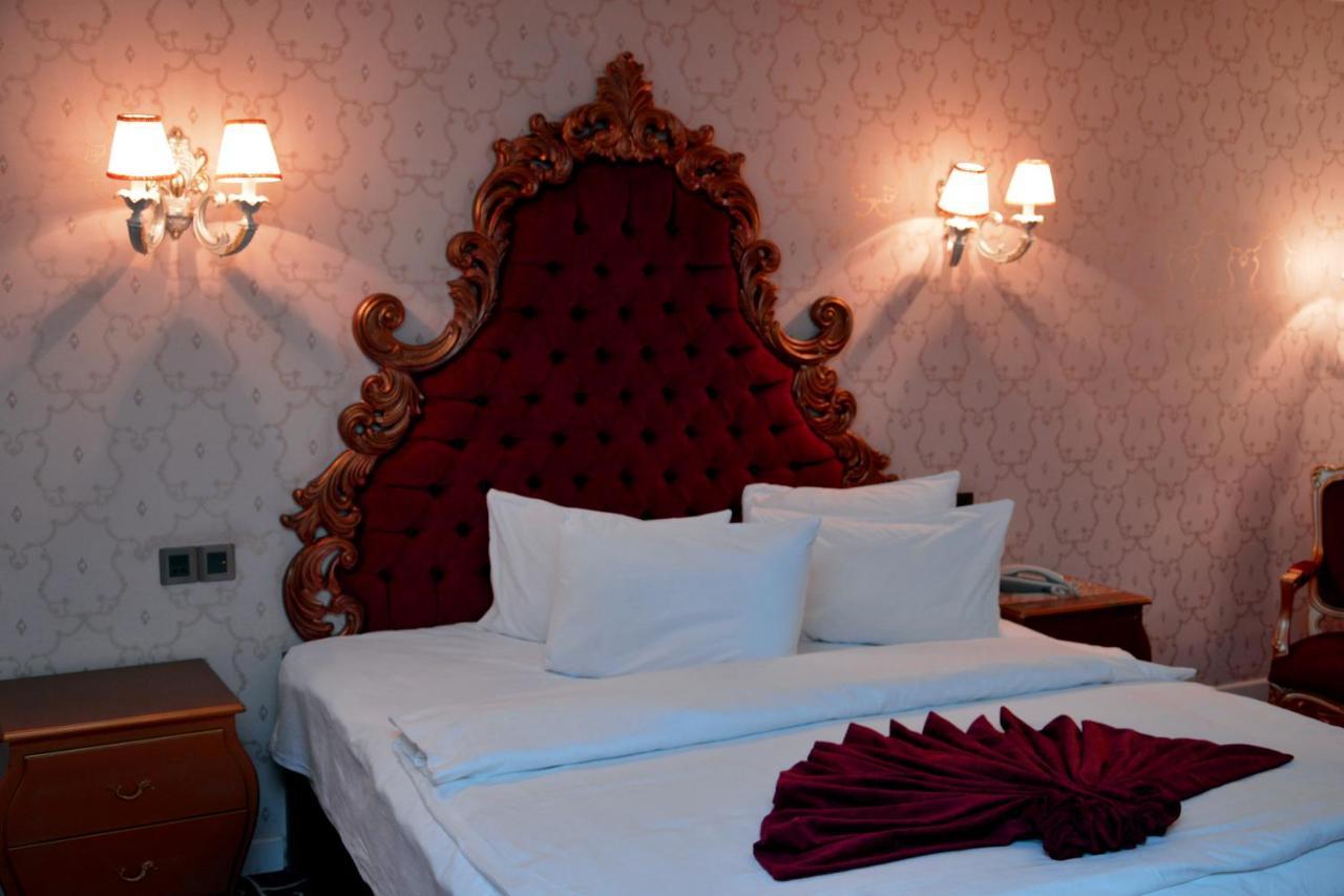 Deluxe Hotel Ganja Ngoại thất bức ảnh