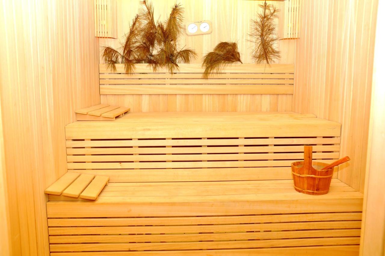 Deluxe Hotel Ganja Ngoại thất bức ảnh