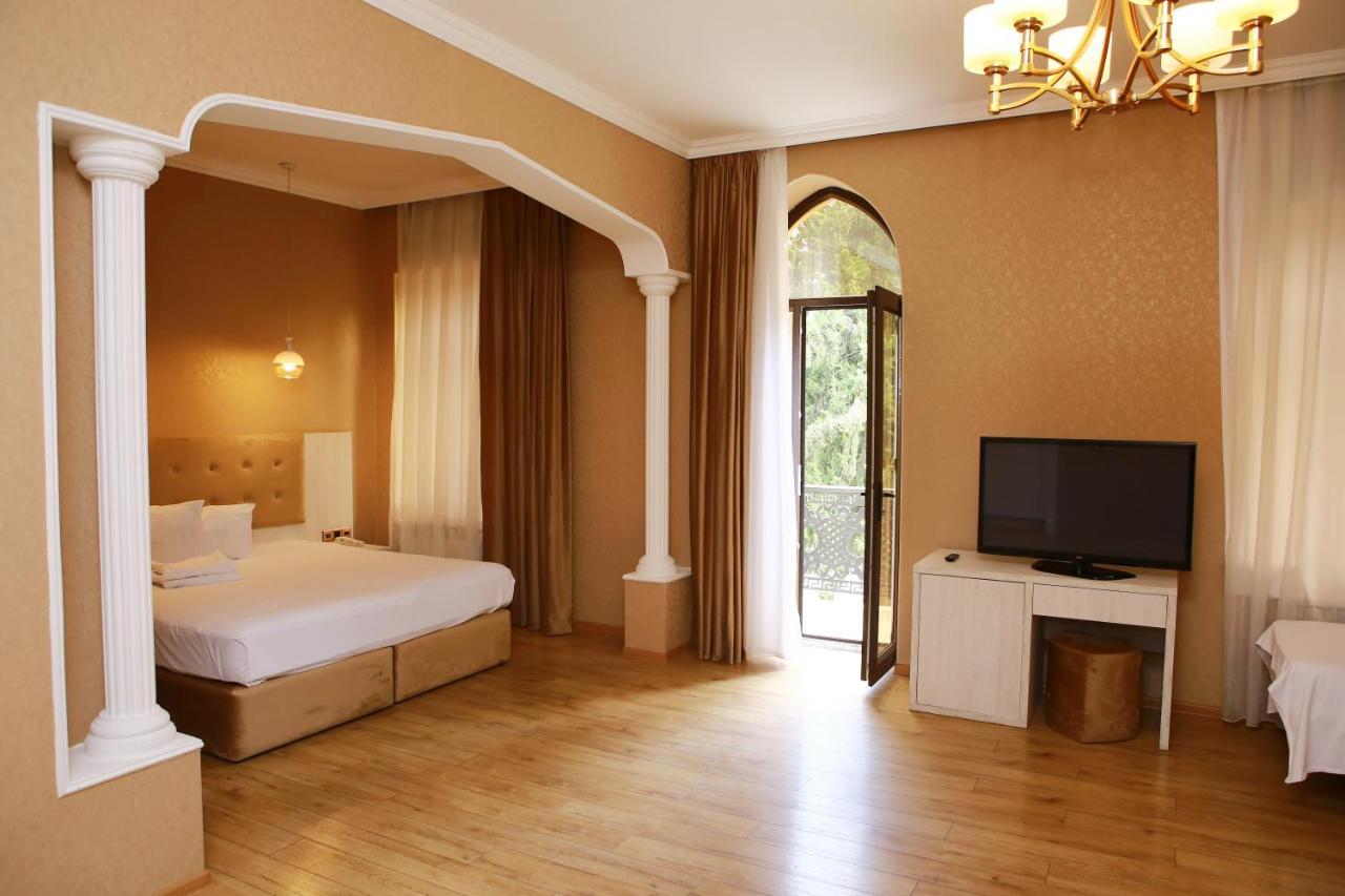 Deluxe Hotel Ganja Ngoại thất bức ảnh