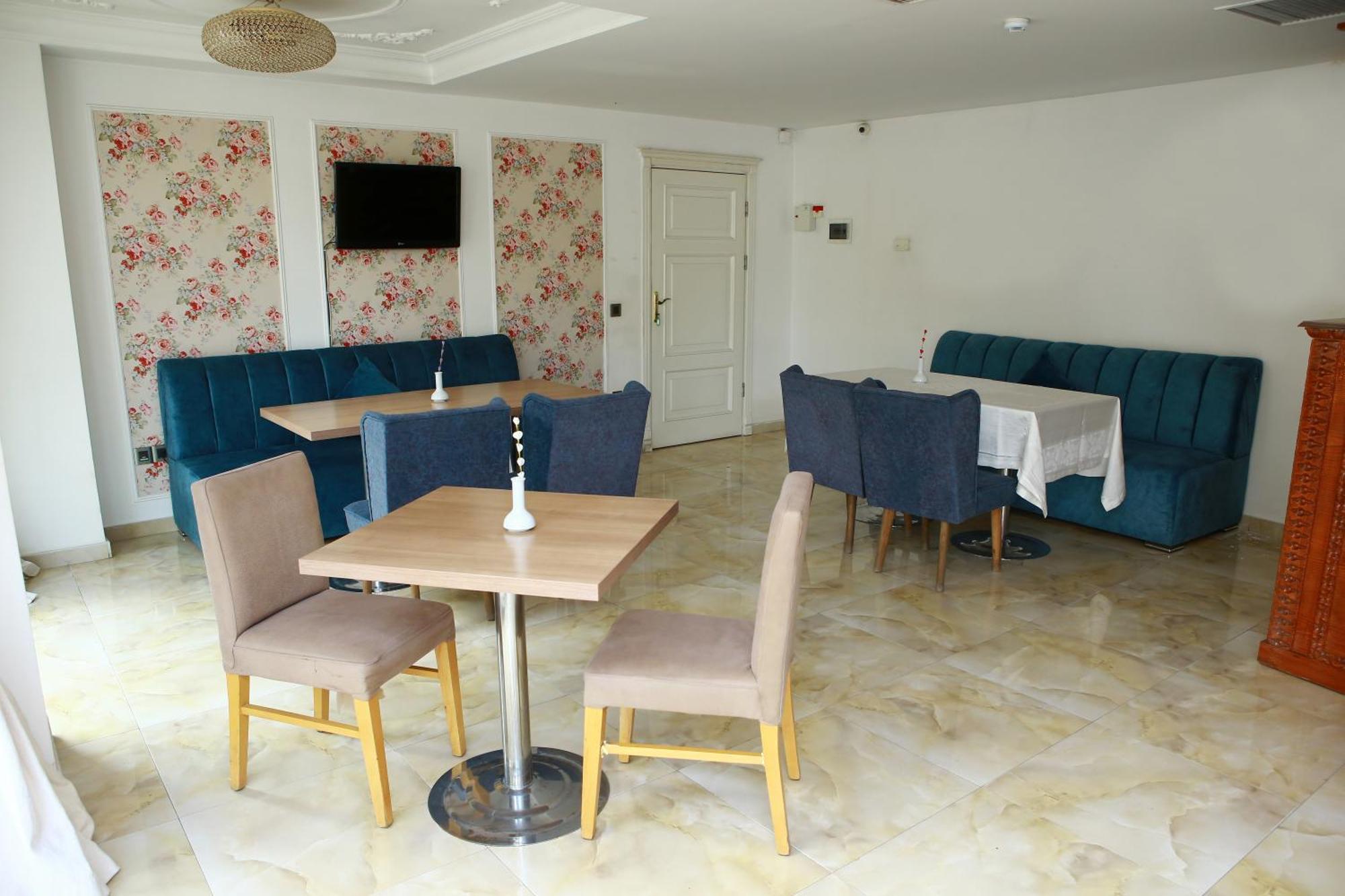 Deluxe Hotel Ganja Ngoại thất bức ảnh
