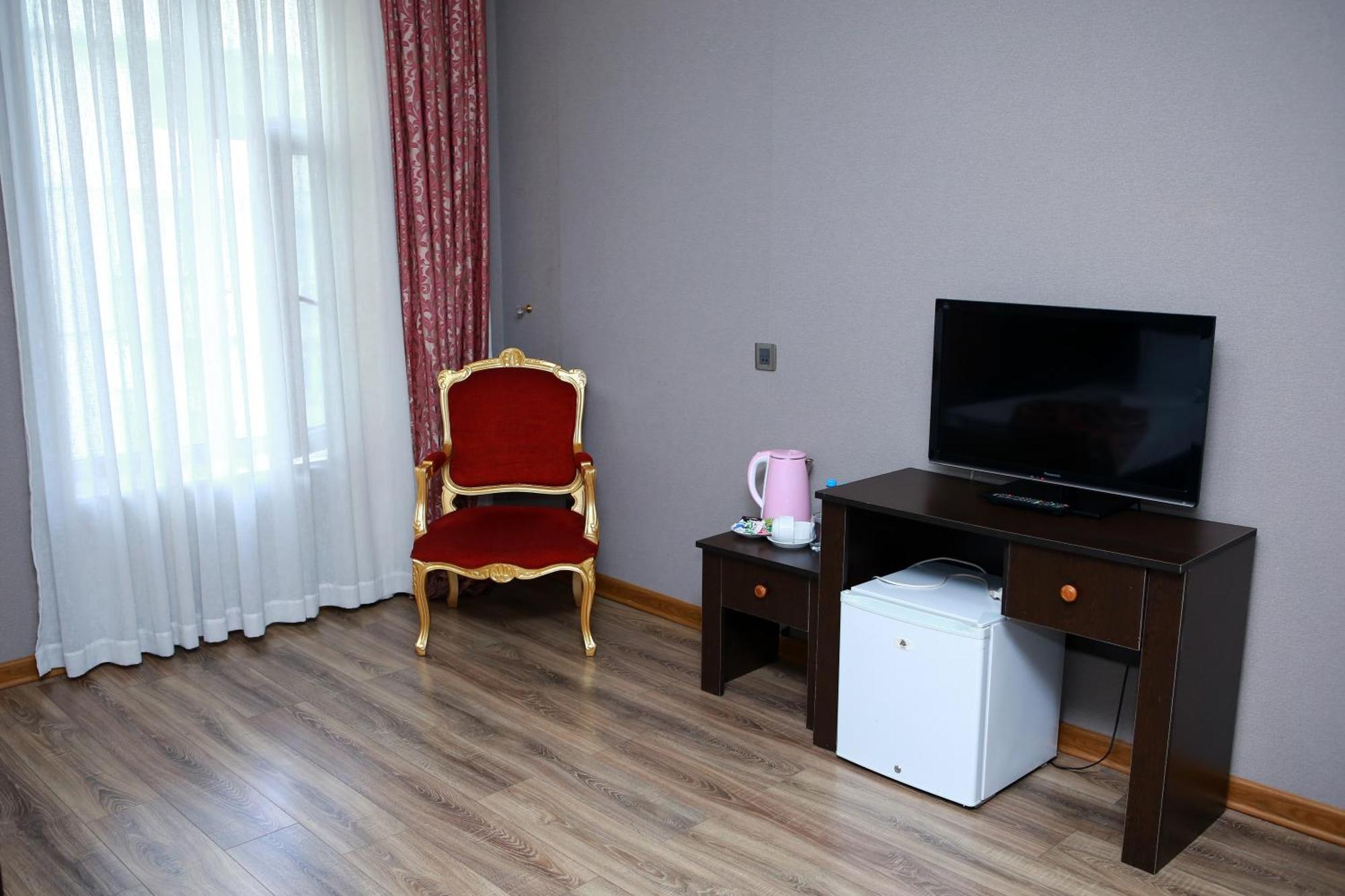 Deluxe Hotel Ganja Ngoại thất bức ảnh