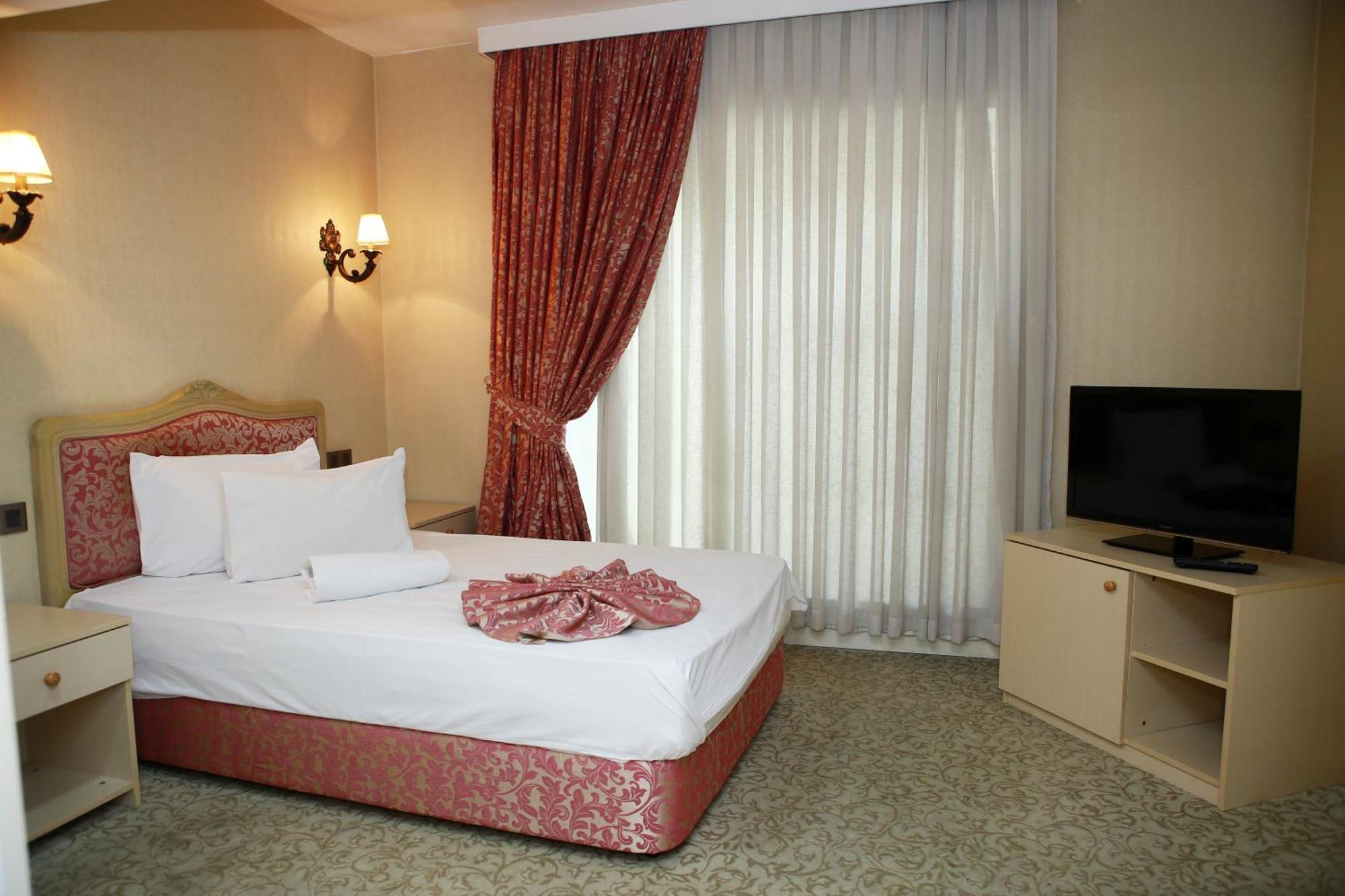 Deluxe Hotel Ganja Ngoại thất bức ảnh